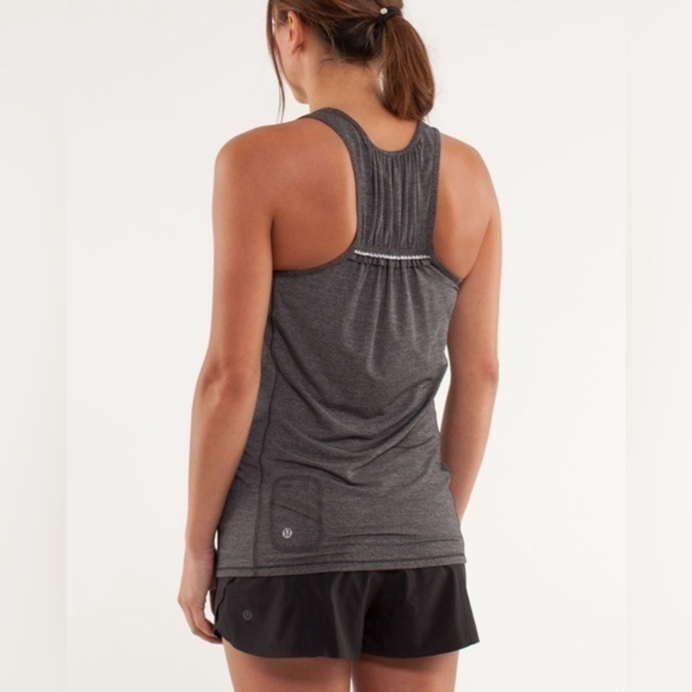 Lululemon Run: Silver Bullet Sleeveless Tech
Black